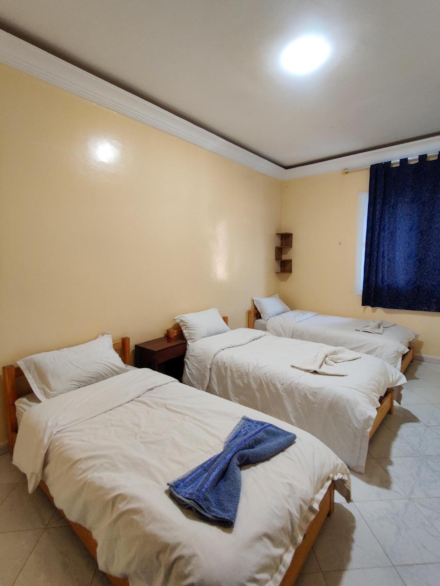فندق Locals Surfcamp تغازوت